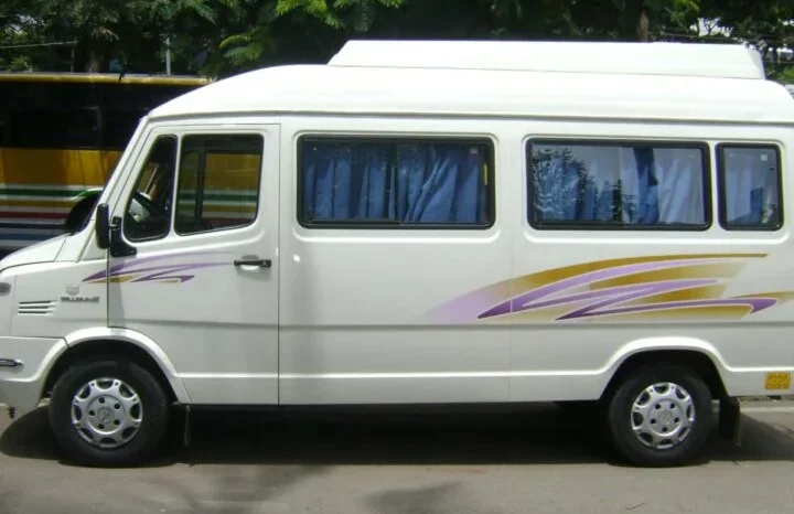 
								12 Seater Tempo Traveller full									