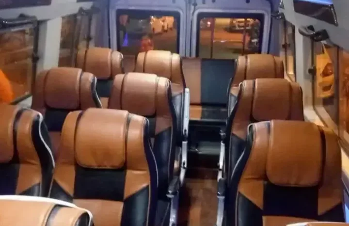 
								16 Seater Tempo Traveller full									